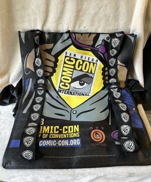Comic Con 2013 - Batman Big Bag Backpack Style w/ Straps And Batman Cape